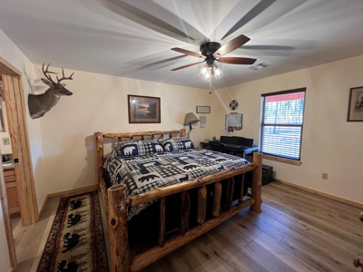 Billy Creek Country Home, Shop & Pond – National Forest - image 30