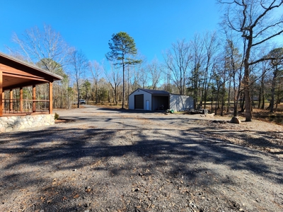 Billy Creek Country Home, Shop & Pond – National Forest - image 49