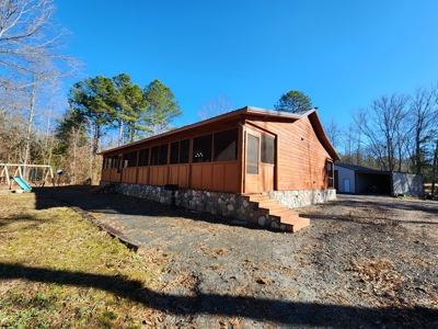 Billy Creek Country Home, Shop & Pond – National Forest - image 4