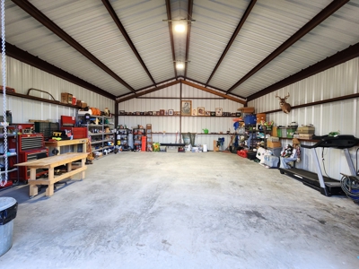 Billy Creek Country Home, Shop & Pond – National Forest - image 8