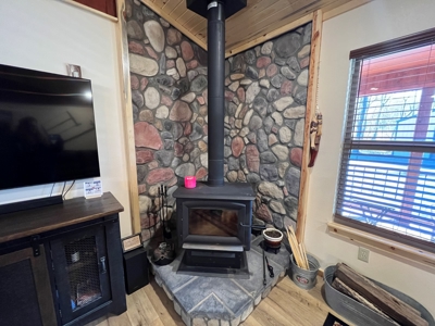 Billy Creek Country Home, Shop & Pond – National Forest - image 25
