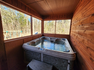 Billy Creek Country Home, Shop & Pond – National Forest - image 17