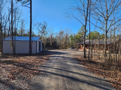Billy Creek Country Home, Shop & Pond – National Forest - image 20