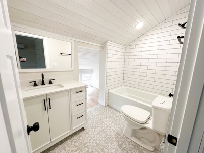 Remodeled Home Close to Town - image 26