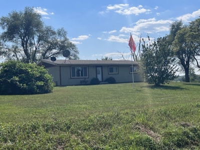 Country Home & 10 Acres For Sale - image 5