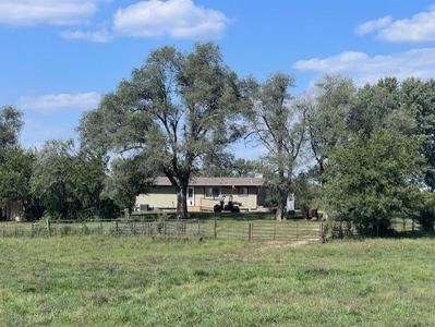 Country Home & 10 Acres For Sale - image 4