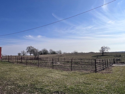 Country Home & 10 Acres For Sale - image 9