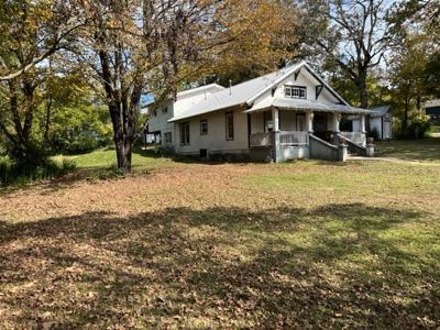 Charming Older Home In The City Limits Of Yellville, Ar - image 3