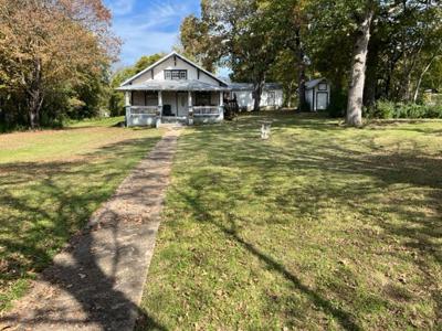 Charming Older Home In The City Limits Of Yellville, Ar - image 2