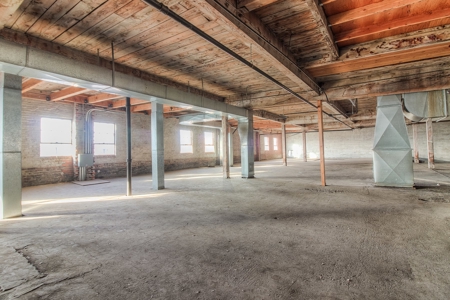 Centrally Located Yakima Commercial Property For Sale - image 9