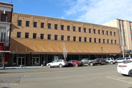 Centrally Located Yakima Commercial Property For Sale - image 1