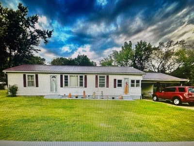 Country Home On 1.13 Acres - image 1