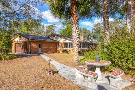 Lake Front Home On Pickett Lake Branford Florida For Sale !! - image 7