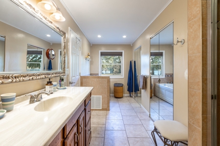 Lake Front Home On Pickett Lake Branford Florida For Sale !! - image 21