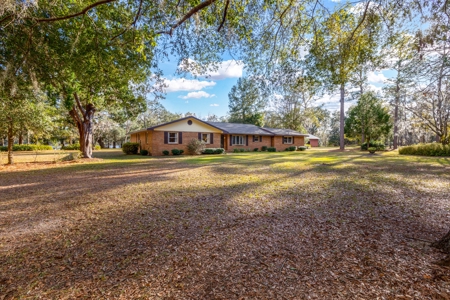 Lake Front Home On Pickett Lake Branford Florida For Sale !! - image 9