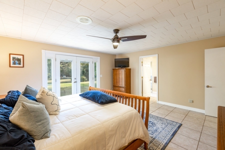 Lake Front Home On Pickett Lake Branford Florida For Sale !! - image 18