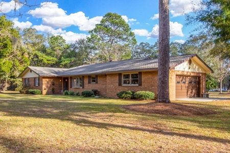 Lake Front Home On Pickett Lake Branford Florida For Sale !! - image 8
