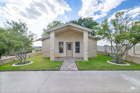 43+ Acre Hilltop Estate with Panoramic Views in Sonora, TX - image 35