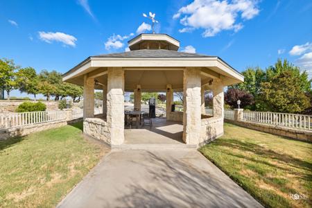 43+ Acre Hilltop Estate with Panoramic Views in Sonora, TX - image 37