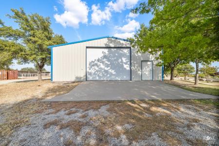 43+ Acre Hilltop Estate with Panoramic Views in Sonora, TX - image 39