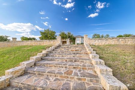 43+ Acre Hilltop Estate with Panoramic Views in Sonora, TX - image 3