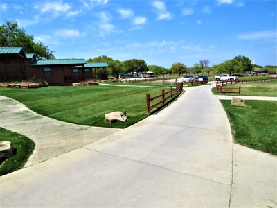Lake View near the Golf Course At Lake Brownwood - image 12