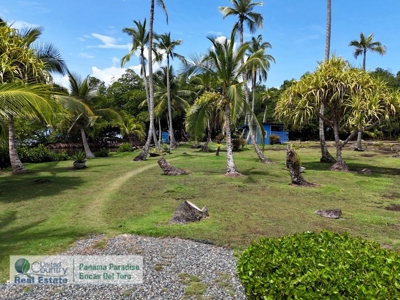 Waterfront Family Compound for Sale, Bocas del Toro, Panama - image 41