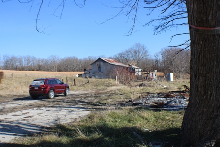 Explore Your Dream Homestead in South Central Missouri - image 15