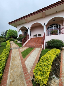 9 Bedroom Mansion in Sora, Chame - image 8