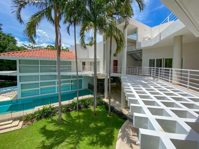 5 Bedroom Modern Beach Villa With Spectacular Finishes - image 2