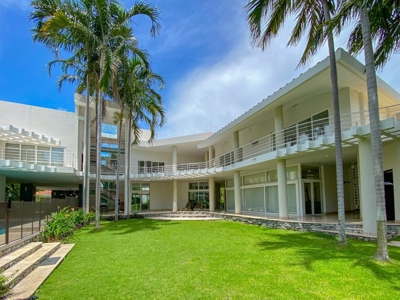 5 Bedroom Modern Beach Villa With Spectacular Finishes - image 1
