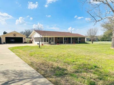 3/2/4 Brick Winnsboro, Texas - Wood County Country Home - image 5