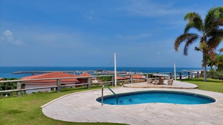 Amazing 3 Bedroom Villa in Vistamar - image 2