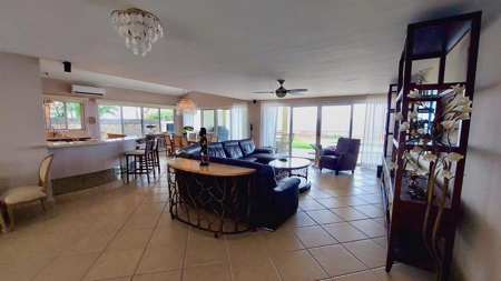 Amazing 3 Bedroom Villa in Vistamar - image 6