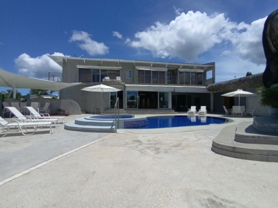 7 Bedroom Villa in Coronado - image 1