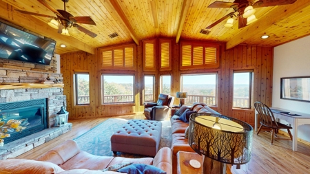 Charming Chalet-style Home on 10.01 acres - image 1