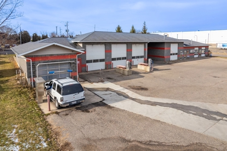 Prime Location on 1.2 acres in Baraboo Commercial Property - image 12