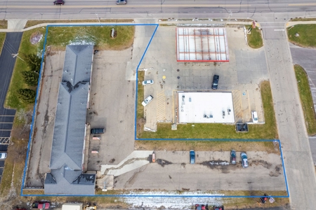 Prime Location on 1.2 acres in Baraboo Commercial Property - image 7