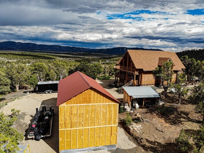 Beautiful Swedish Cope Log Cabin in Southwest Colorado - image 4