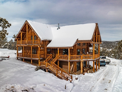 Beautiful Swedish Cope Log Cabin in Southwest Colorado - image 1