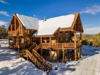 Beautiful Swedish Cope Log Cabin in Southwest Colorado - image 12