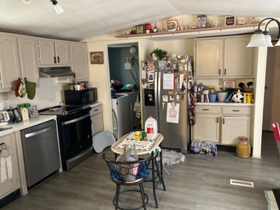 Move In Ready Home in town - image 8