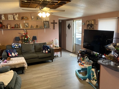 Move In Ready Home in town - image 11