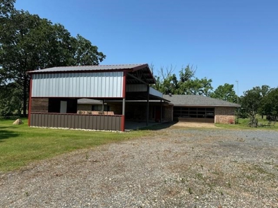 Country Home in Omaha Texas with Lake View - image 43