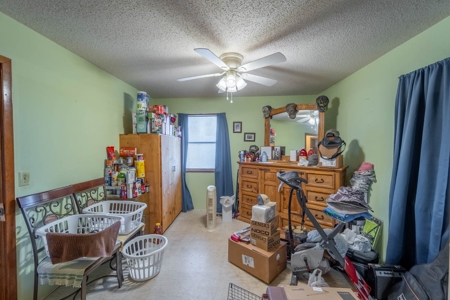 Ozarks Country Home With Acreage In Arkansas - image 13