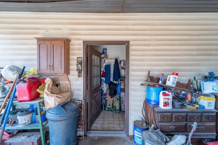 Ozarks Country Home With Acreage In Arkansas - image 20