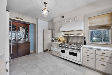 Stately TN Historic Home & Acreage, Barn, Guest Cottage - image 10