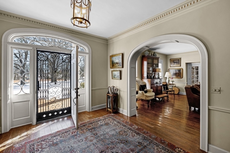 Stately TN Historic Home & Acreage, Barn, Guest Cottage - image 3