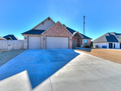 Home For Sale In Tuttle, Oklahoma - image 2