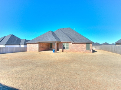 Home For Sale In Tuttle, Oklahoma - image 16